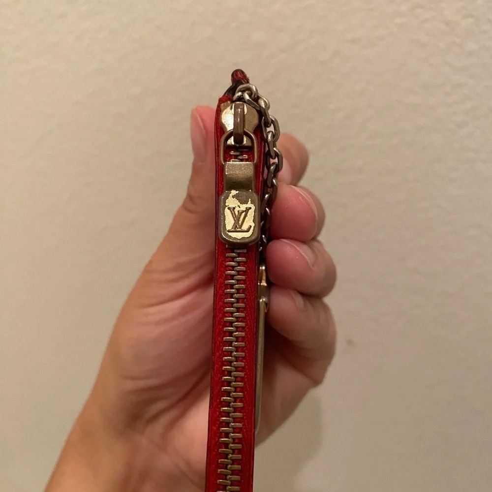 LOUIS VUITTON RED EPI KEY CLES KEY CHAIN​​​​​​​